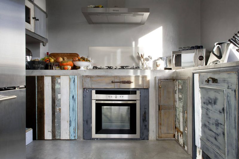 These 7 Kitchen Looks Are Losing Ground In Washington D.C., And 8 Enduring Favorites To Try Instead - Decor Hint Faux-Distressed Finishes Fading Away
