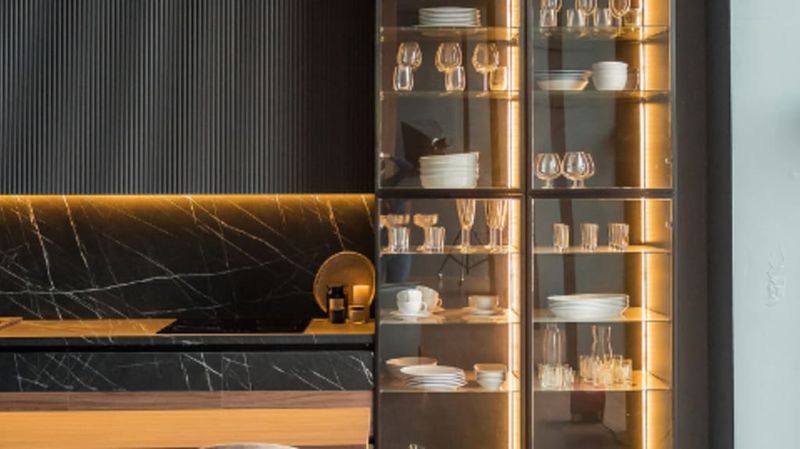 12 Kitchen Trends For 2025 That Will Finally Say Goodbye To White Cabinets (Plus 5 Extra Unique And Stylish Ideas) - Decor Hint Transparent and Translucent Elements