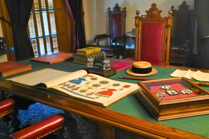 Visit Iolani Palace In The Heart Of Honolulu, Hawaii - Decor Hint Library