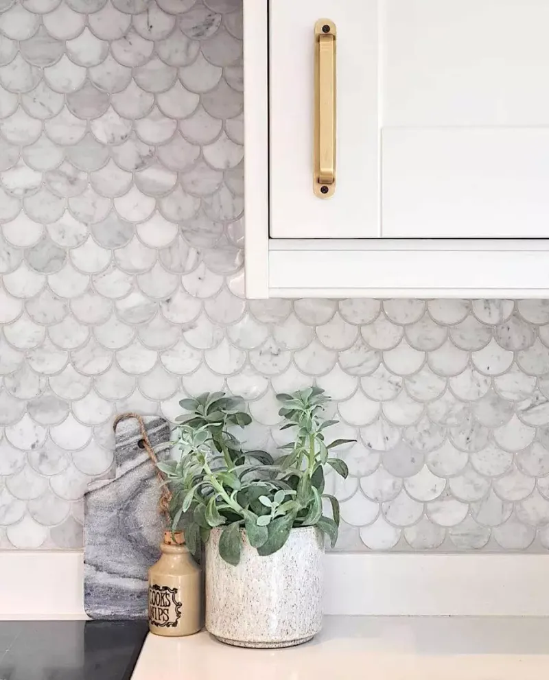Scalloped Tile Backsplash