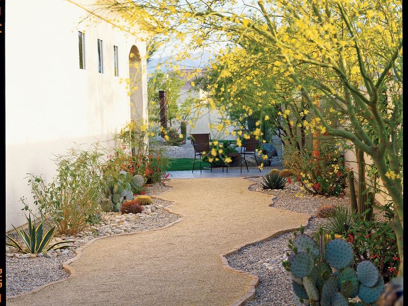 8 Desert-Inspired Exterior Design Ideas That Work Surprisingly Well In Colorado - Decor Hint Gravel and Decomposed Granite Pathways