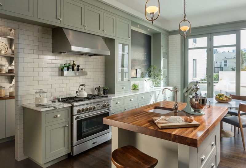 15 Farmhouse Trends Ohioans Will See Again In 2025 Plus 5 Already Taking Over - Decor Hint Soft Sage Cabinet Paint