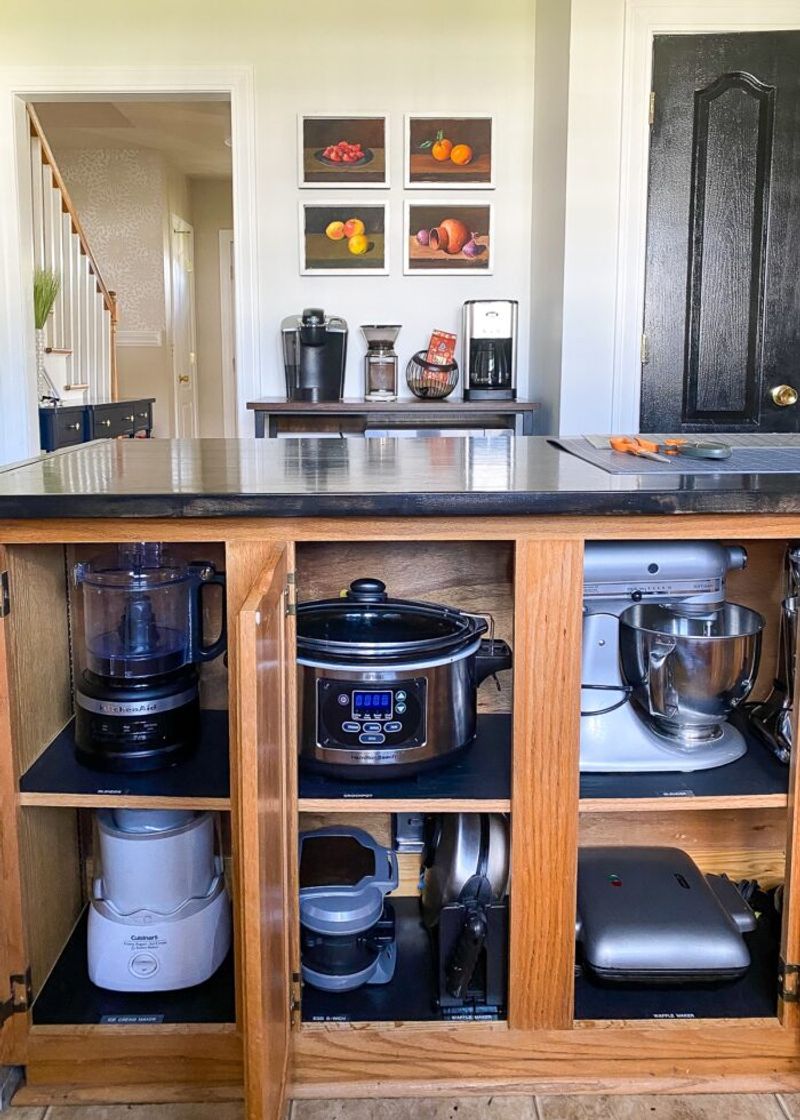 Bulky countertop appliances (avoid)