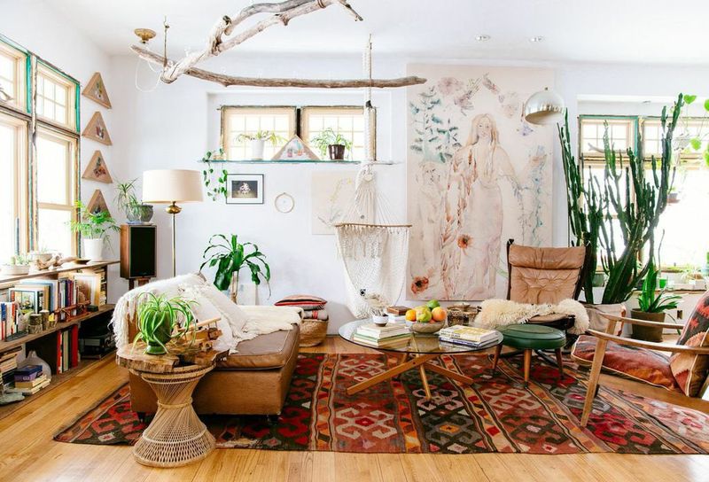 Classic Georgia Vibes Meet Timeless Style: 11 Decorating Trends Taking Over Now - Decor Hint Vintage Rugs Over Hardwood Floors