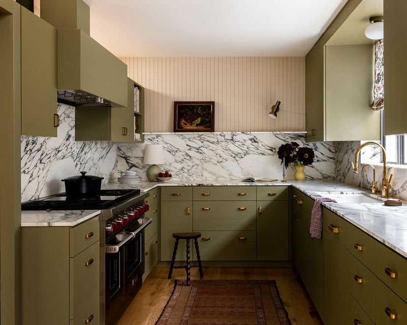 14 Kitchen Mistakes New Mexico Homebuyers Can't Unsee, According To Designers - Decor Hint The Missing Island Mystery