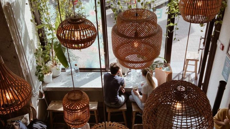 Designers Say These Lighting Styles Are Peaking Now And Will Be Gone By Winter - Decor Hint Oversized Rattan Pendants
