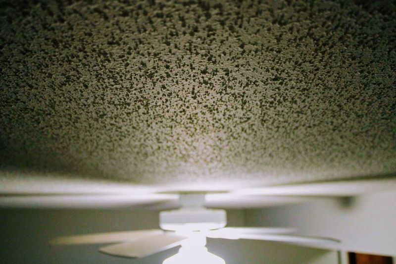 What Not to Keep: 13 Living Room Eyesores Still Found In Warner Robins Homes - Decor Hint Popcorn Ceilings With Old Ceiling Fans