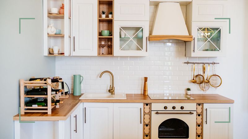29 Kitchen "Icks" That Immediately Turn Off Homebuyers, According to Interior Designers - Decor Hint Insufficient Storage
