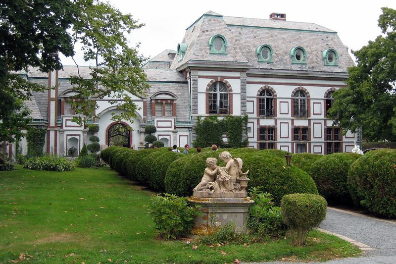 7 Of The Cheapest Mansions In America Plus 5 More You Won't Believe Are That Affordable - Decor Hint Belcourt Castle