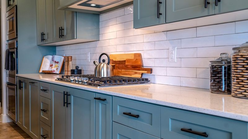 16 Kitchen Turnoffs That Send Oklahoma Homebuyers Running, Say Interior Designers - Decor Hint Hardware Hodgepodge That Lacks Cohesion