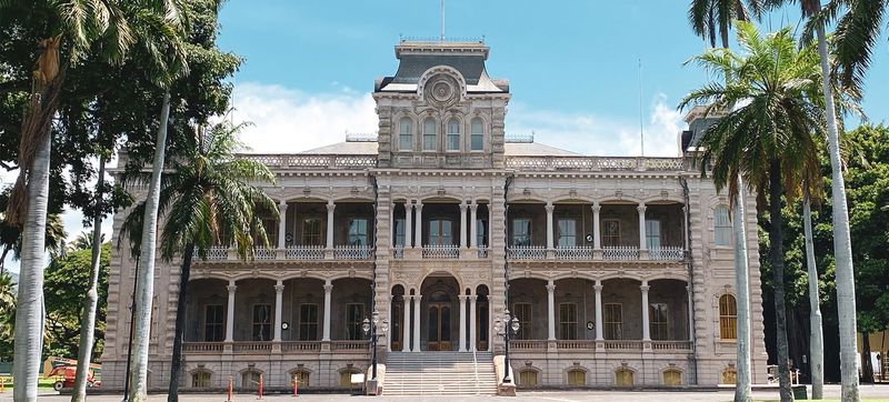 Visit Iolani Palace In The Heart Of Honolulu, Hawaii - Decor Hint Exterior Architecture