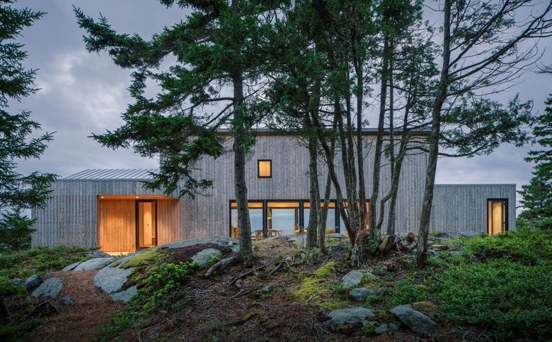 25 Secluded Mansions In Maine With Unforgettable Settings - Decor Hint Former Dance Hall Harborfront Retreat, Southwest Harbor