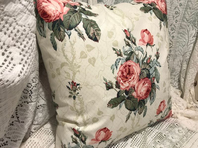 22 Things Every '80s Home Had Whether You Wanted Them Or Not - Decor Hint Cabbage Rose Chintz