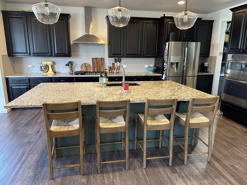 10 Earth-Toned Kitchens That Strike The Perfect Balance Between Modern & Timeless (Plus 10 That Are A Bad Choice) - Decor Hint Overly Dark Brown Cabinets Making Rooms Feel Heavy