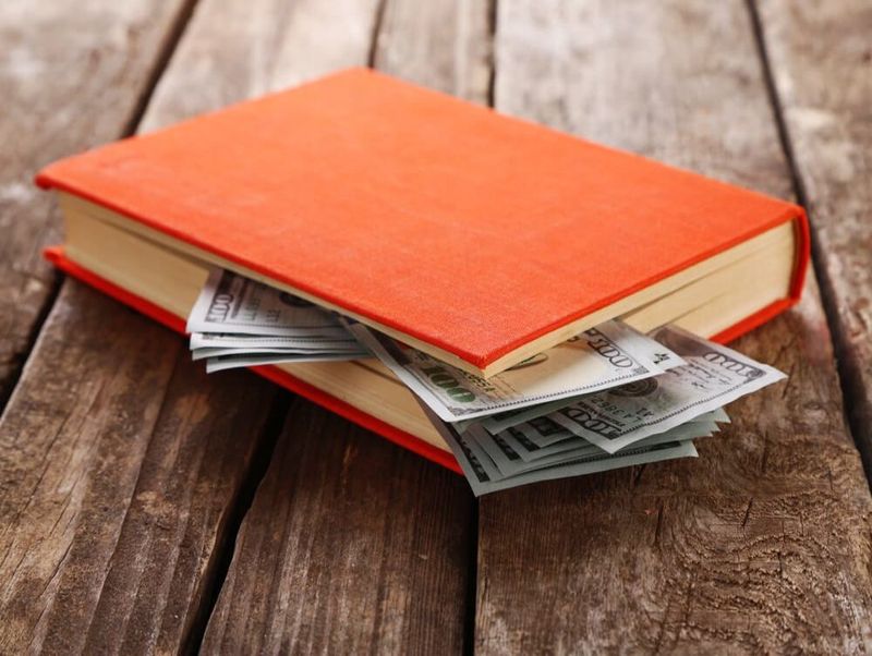 20 Things You Didn't Know Your Parents Had In Their House - Decor Hint Secret Stash Of Emergency Cash
