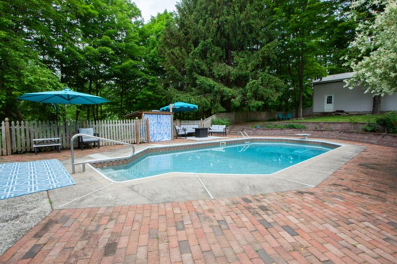 15 Photos Of A Lovely 1756 Miles Messenger House In Connecticut - Decor Hint Modern Pool For Relaxation