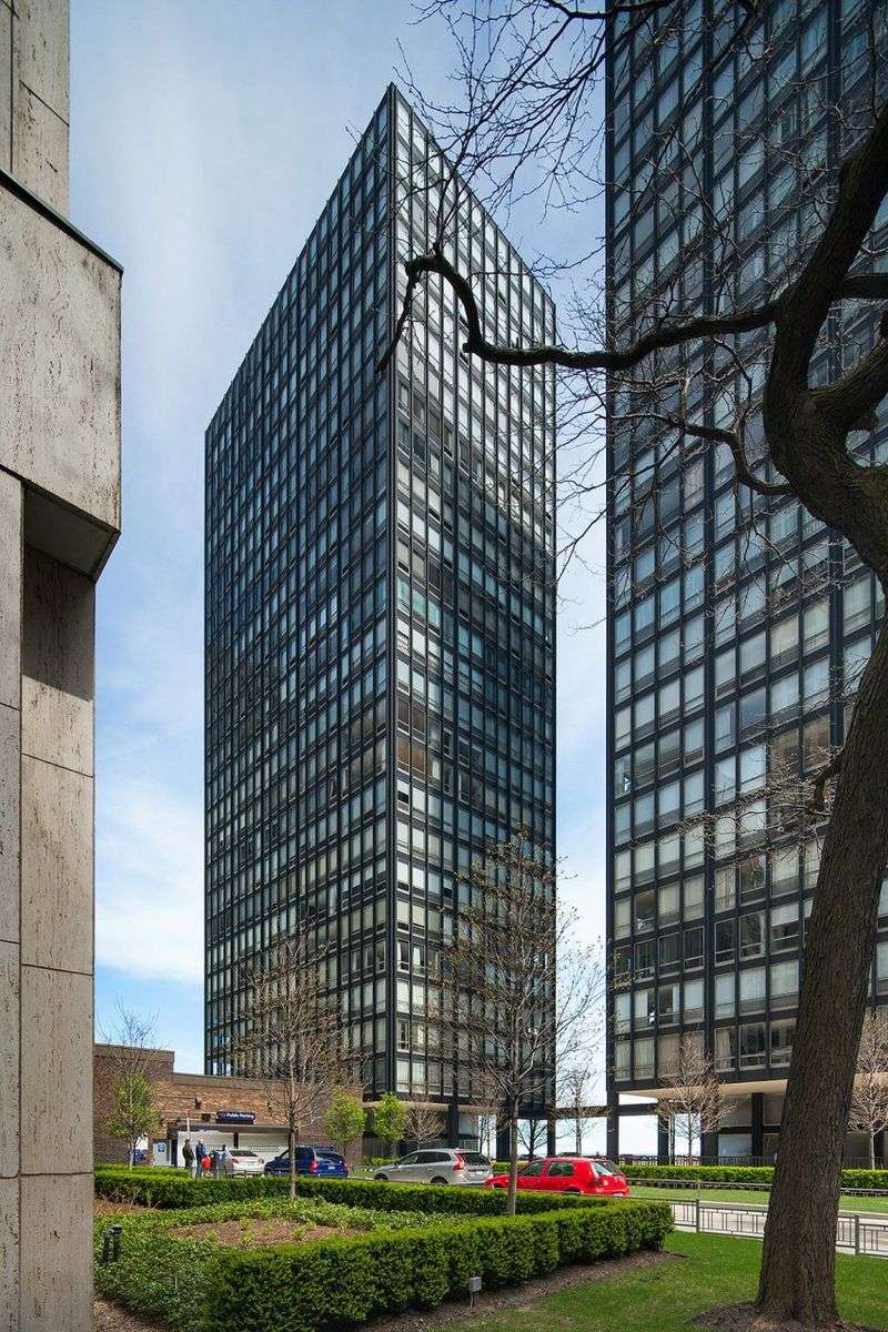 Lake Shore Drive Apartments – Chicago, USA