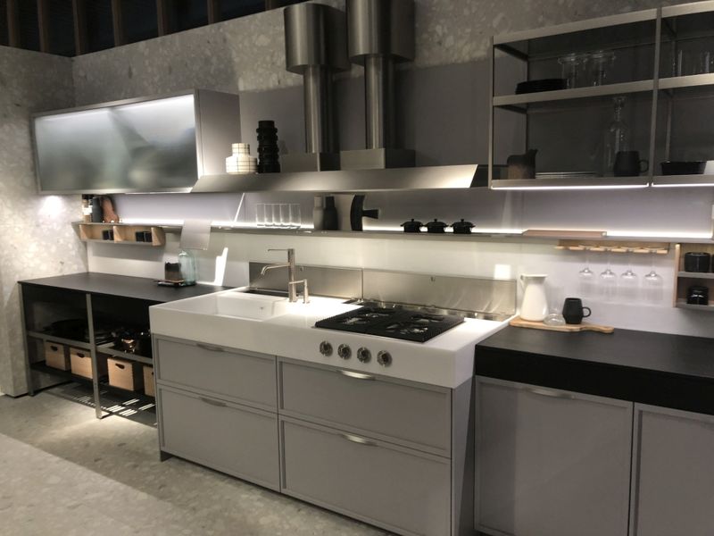 10 Kitchen Styles Decreasing In Alabama And 9 That Stay In Use - Decor Hint Too Many Open Shelves