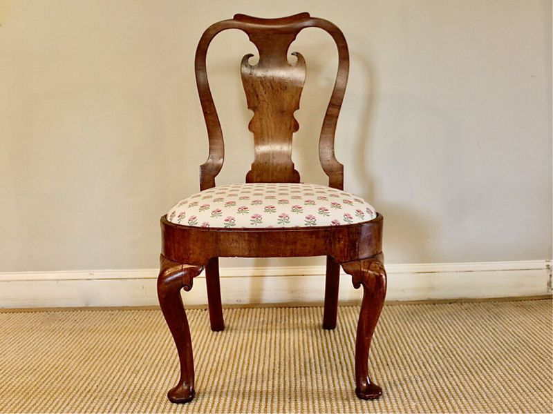 36 Antiques Are Not Worth A Penny Nowadays, For Real - Decor Hint Queen Anne Chairs