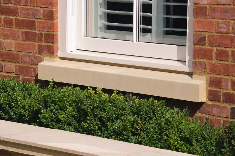 12 Pennsylvania Farmhouse Details That Instantly Feel Like Home - Decor Hint Deep Window Sills From Stone Walls