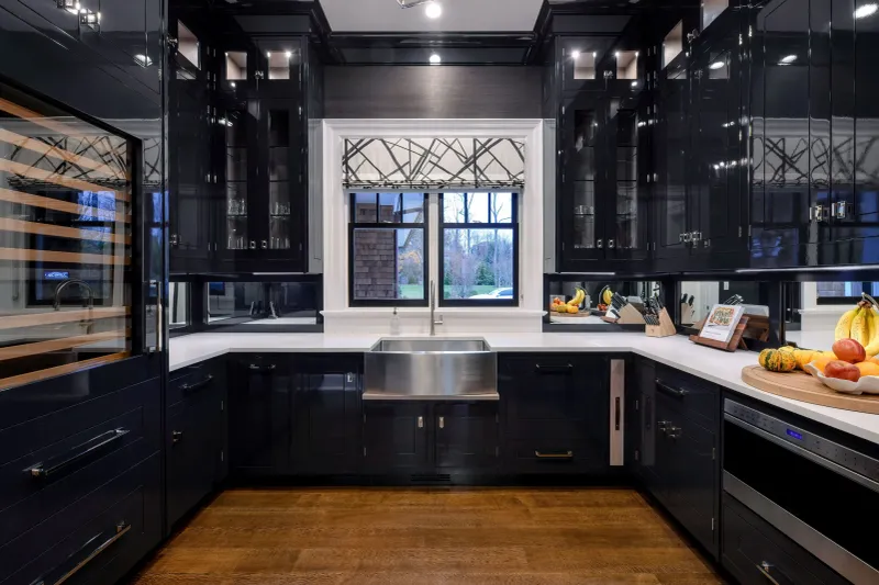 14 Kitchen Colors Going Out Of Style In Phoenix Homes (And 4 That Left Long Ago) - Decor Hint Black High-Gloss Finishes