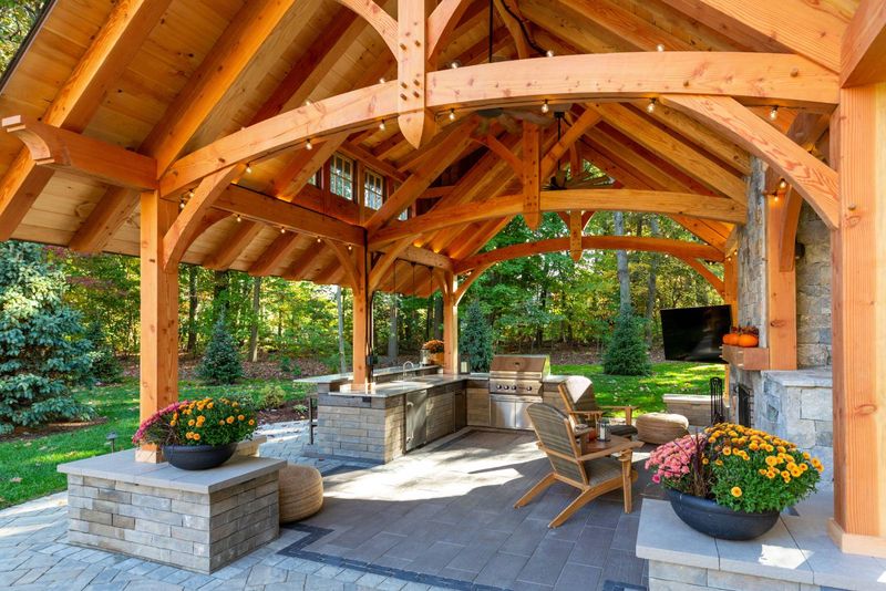 9 Outdoor Kitchen, Lounge, And Garden Spaces Popular In Wyoming Homes - Decor Hint Timber Frame Pergolas