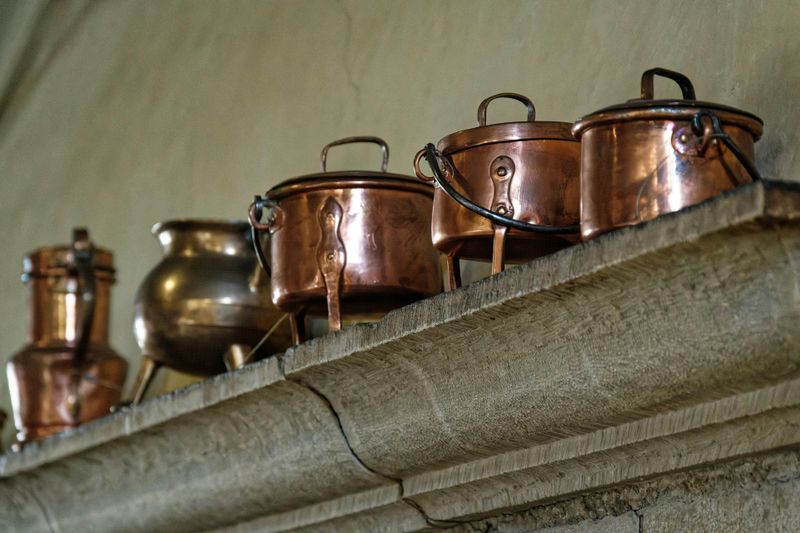 12 Cozy Decor Ideas Inspired By Vermont Cabin Homes - Decor Hint Vintage Copper Cookware Displays