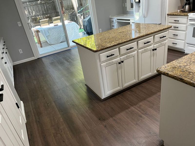 In Stockton Homes 12 Kitchen Looks Are Losing Favor 10 Stylish Ones Remain - Decor Hint Wall-to-Wall Carpeting in Kitchens Getting Ripped Out