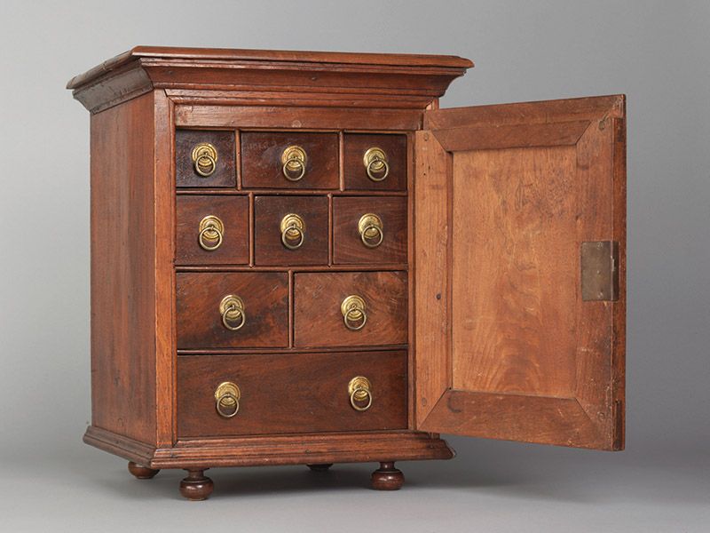 12 Antique Styles Pennsylvania Collectors Are Rushing To Buy In 2025 - Decor Hint Chester County Spice Cabinets