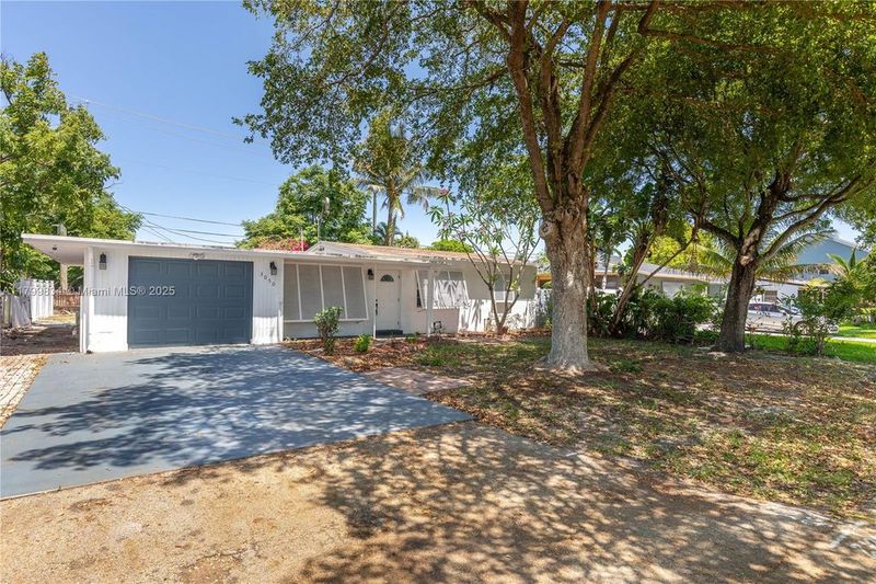4 Types Of Homes In Pompano Beach Losing Value (Plus 9 That Are Expected To Rise In Demand) - Decor Hint Homes Near Underperforming Schools Or Declining Commercial Zones