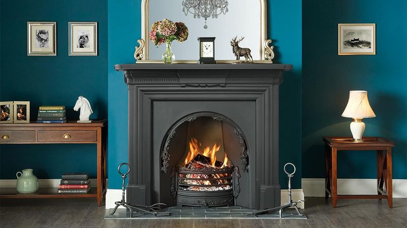 5 Treasures In Galena Homes That Are Suddenly Popular (And 3 That Never Went Out Of Style) - Decor Hint Classic Fireplaces
