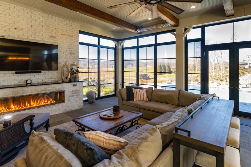 9 Outdoor Kitchen, Lounge, And Garden Spaces Popular In Wyoming Homes - Decor Hint Four-Season Sunrooms
