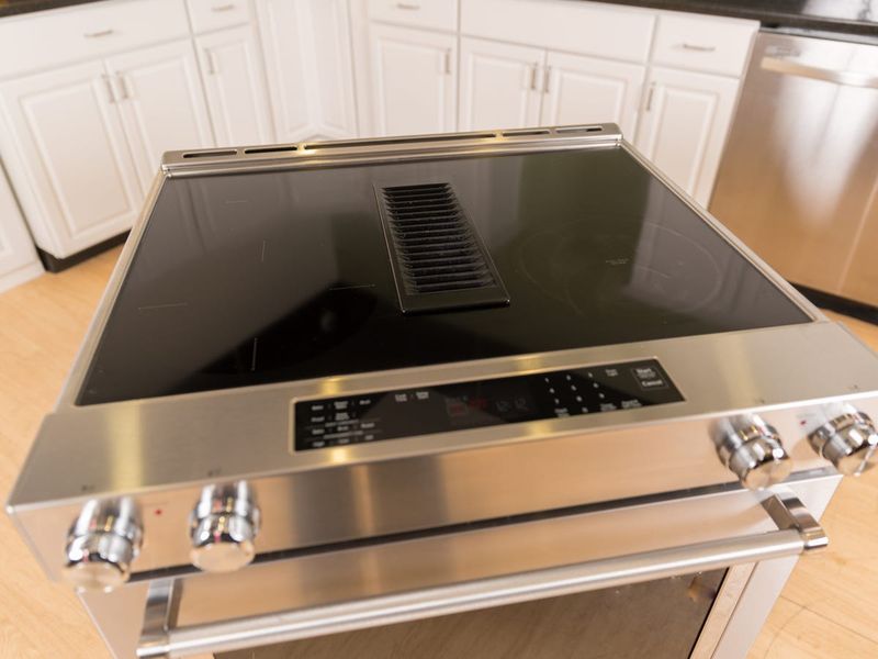 11 Outdated Kitchen Trends In Kentucky, And 9 Classics That Never Go Out Of Style - Decor Hint Drop-In Cooktops With Clunky Vent Hoods Create Kitchen Eyesores