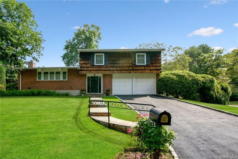 Say Goodbye To These 17 Aurora Architectural Styles Before 2030 Hits - Decor Hint Split-Level Homes