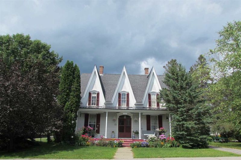 14 Architectural Styles Likely To Feel Dated In New Hampshire By 2030 - Decor Hint Gothic Revival: Pointless Points