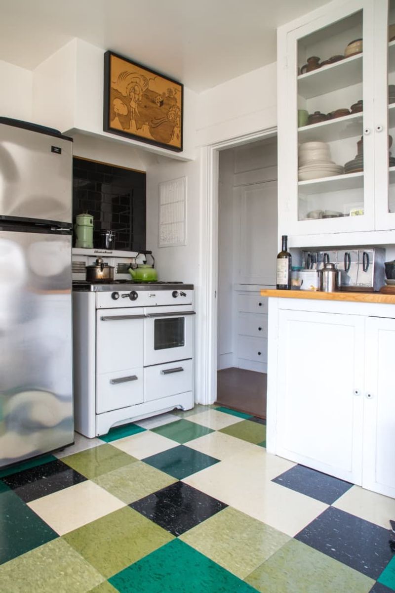 16 Kitchen Flooring Styles Worth Exploring In 2025 Plus 5 Expert-Recommended Picks - Decor Hint Linoleum Flooring