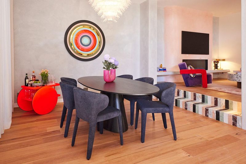 20 Dining Room Features That Are Always Eyesores, According To Experts - Decor Hint Poor Proportion Artwork