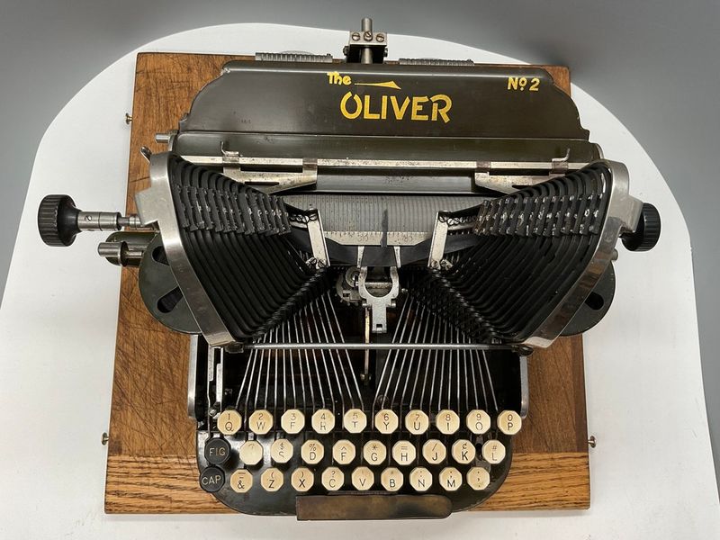 8 Antiques That Go For Big Money - Plus 5 That Could Be Hidden Goldmines - Decor Hint Old Typewriters And Mechanical Devices
