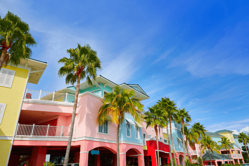3 Coastal Curb Appeal Mistakes To Avoid Plus 6 Florida Designs That Shine - Decor Hint Choosing Impractical Colors