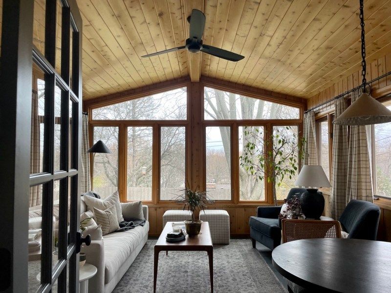 Pine Is Making A Stylish Interior Design Comeback, Here's How To Use It In Your Home - Decor Hint Rustic Pine Ceiling Beams