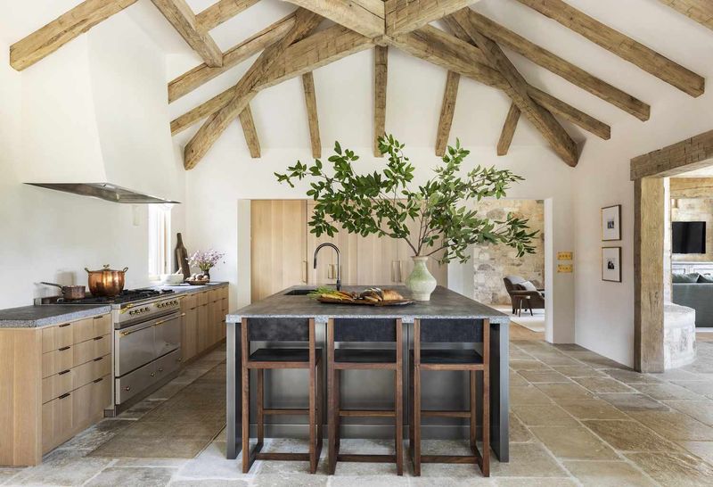7 Kitchen Cabinet Styles Designers Recommend And 5 They Say To Avoid - Decor Hint Natural Wood Cabinets - Warmth and Character