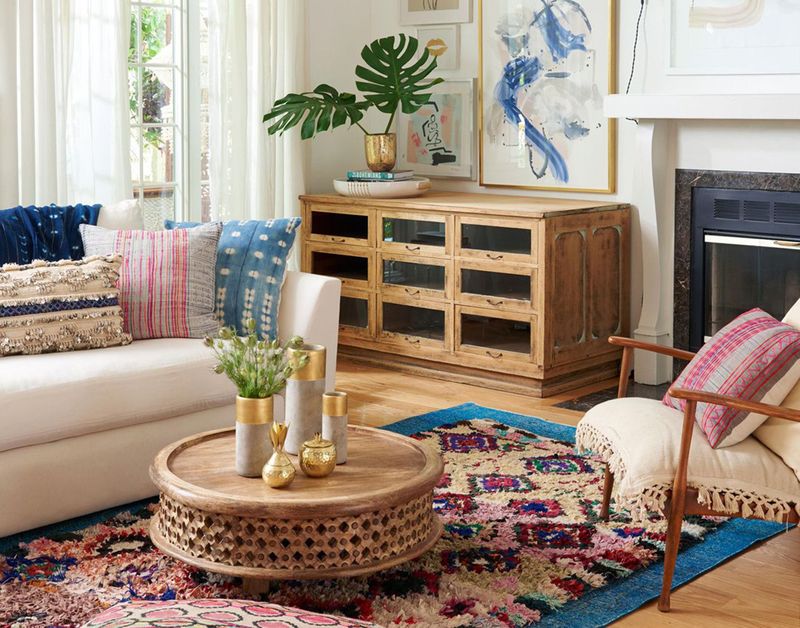 11 Popular Thrift Store Pieces For California-Style Interiors - Decor Hint Layer Boho Textiles For Instant Warmth