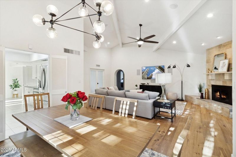 7 Ways Southern Charm Shows Up In Scottsdale Homes Plus 3 Essentials You Can't Skip - Decor Hint Tall Interior Ceilings (Essential)