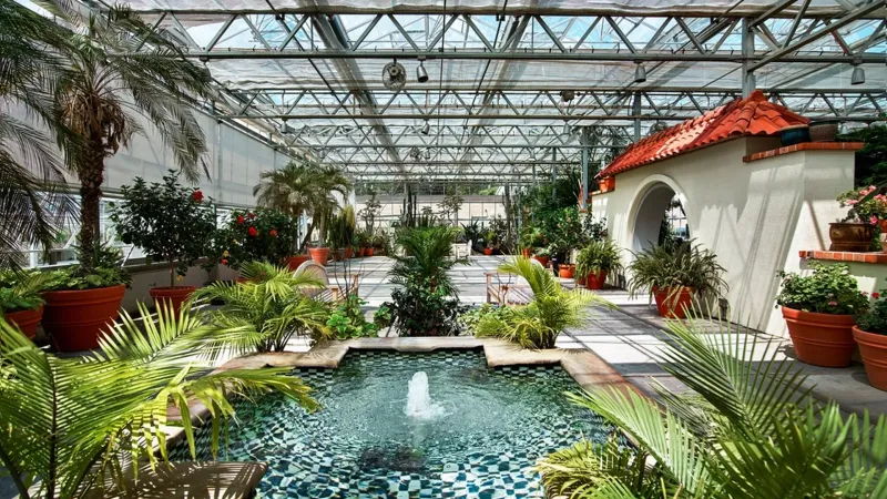 25 Amenities You Can Find In Billionaires' Homes - Decor Hint Indoor Tropical Gardens