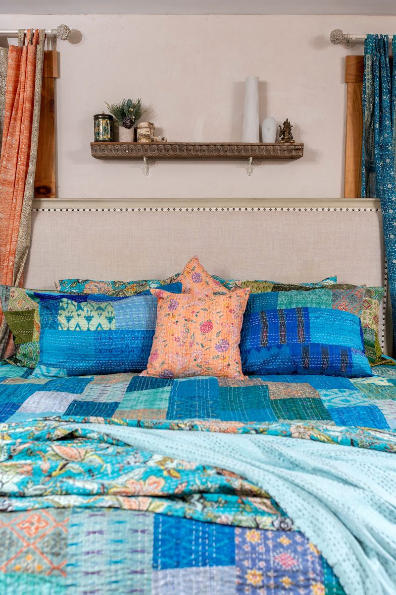 What's In And What's Over: 10 Long-Lasting PA Decorating Trends And 3 That Miss The Mark - Decor Hint Layered Textiles (In)