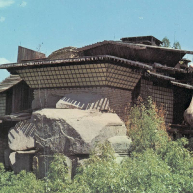 13 Incredible Homes Built Around Nature - Decor Hint House on the Rock – Wisconsin, USA