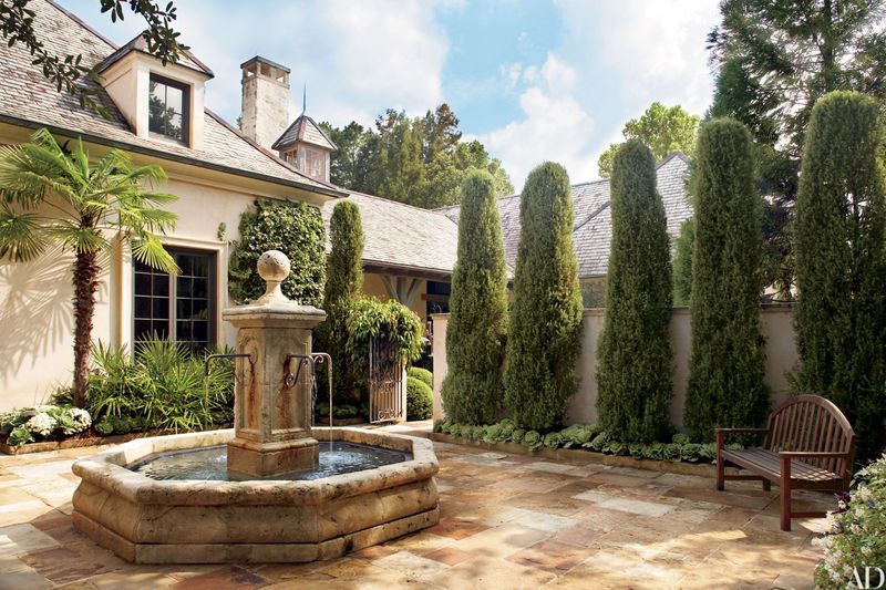 11 Stylish Desert-Ready Exterior Design Ideas Inspired By California Homes - Decor Hint Courtyards With Water Features