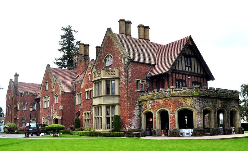 6 Highlights You Can't Miss At Washington's Historic Thornewood Castle - Decor Hint Paranormal Stories