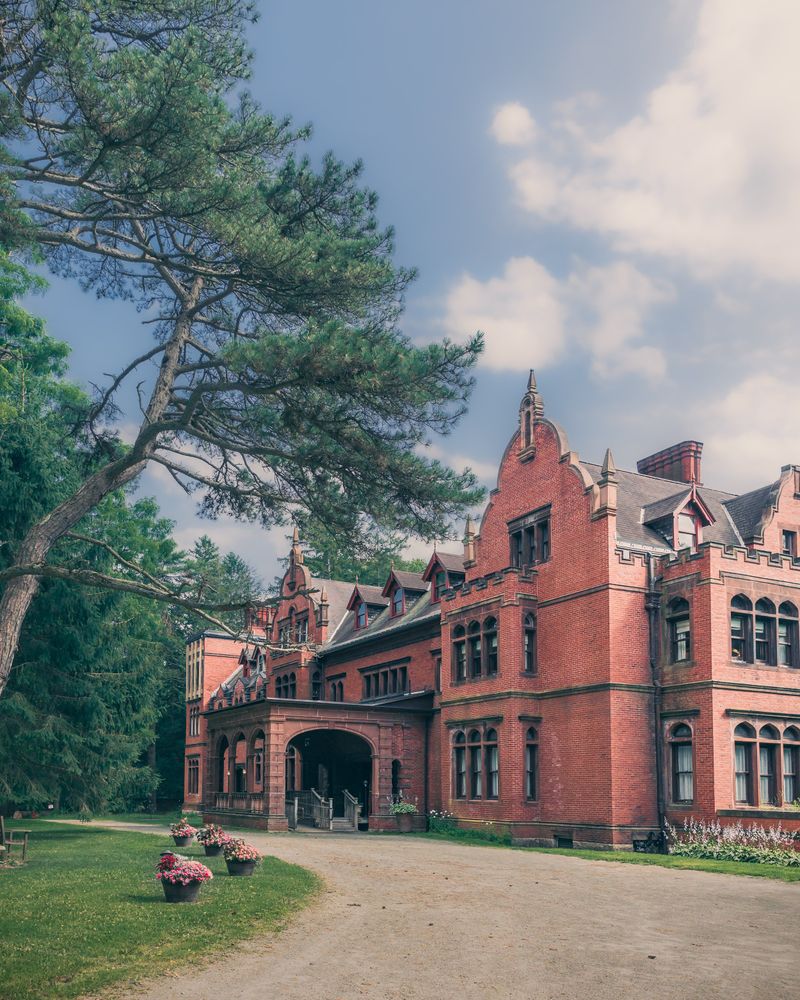 17 Most Magnificent Mansions Built By America’s Robber Barons - Decor Hint Ventfort Hall – Sarah Morgan