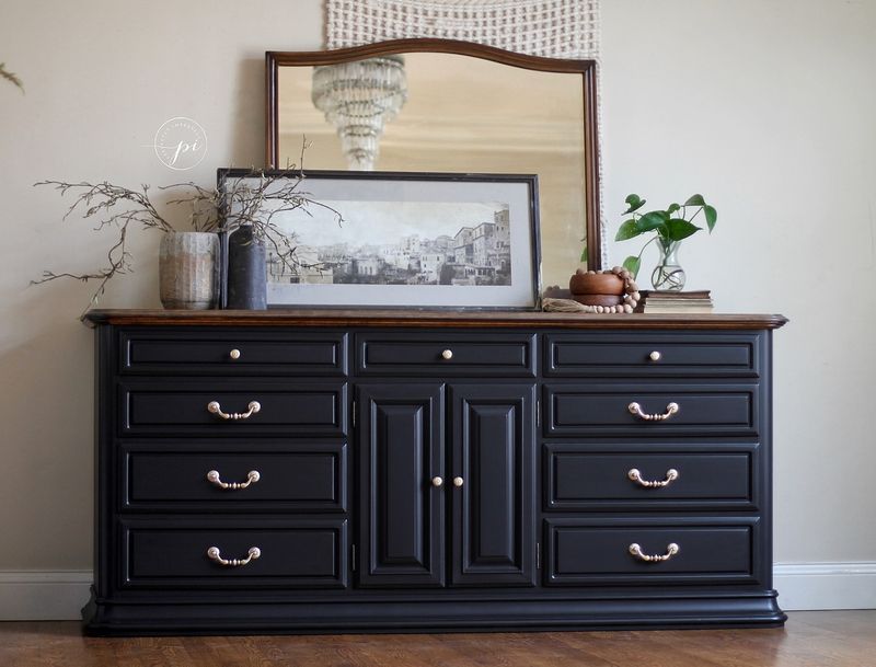 6 Interior Design Items Experts Say You Should Toss And 6 They Approve Keeping - Decor Hint Keep: Quality Wooden Furniture